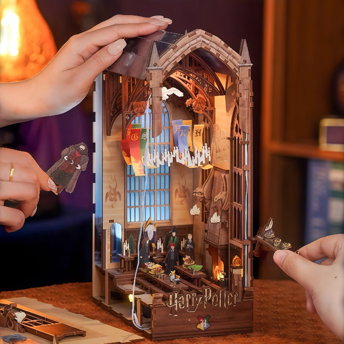 Hogwarts Great Hall Bookend Model